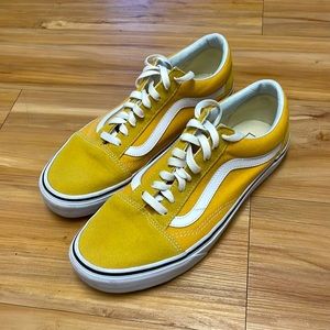 Van’s Old Skool Low in Yellow Suede (Size: 10.0)